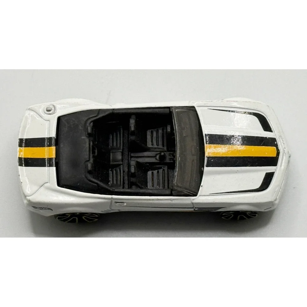Hot Wheels Camaro Convertible Concept HW Workshop 1:64 Diecast Toy Race Car 2007
